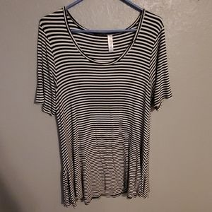 Lularoe striped perfect t